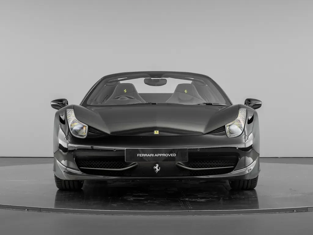 Ferrari 458 Spider, 2/10