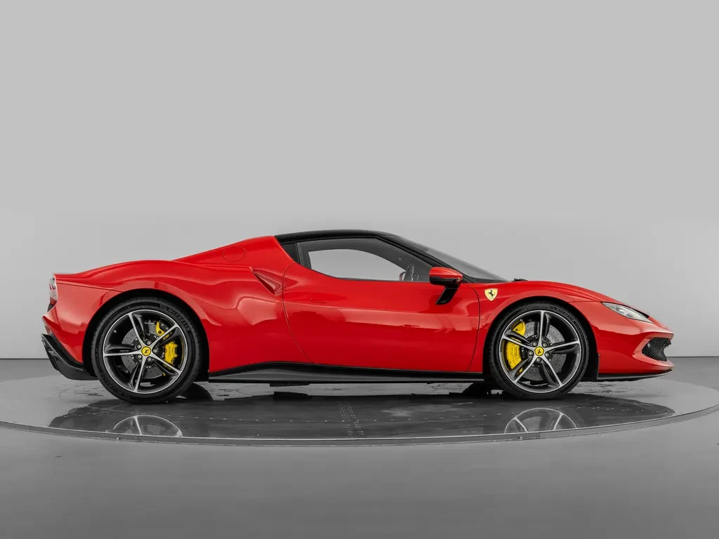 Ferrari 296 GTB, 9/10