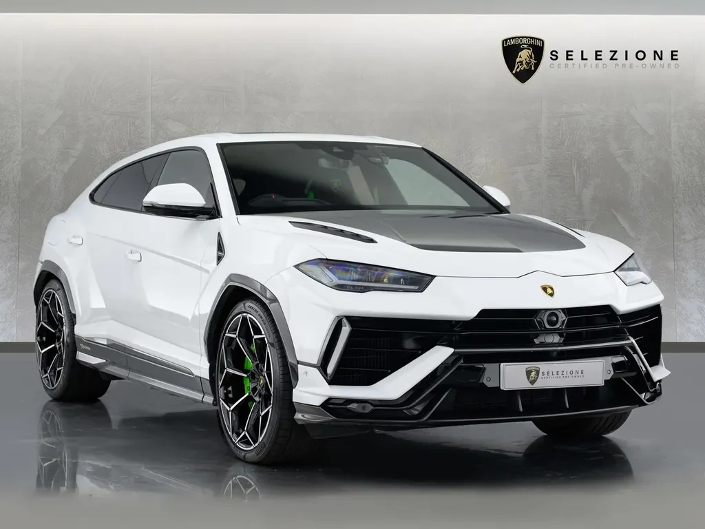 Lamborghini Urus Performante, full-car front three-quarter view.