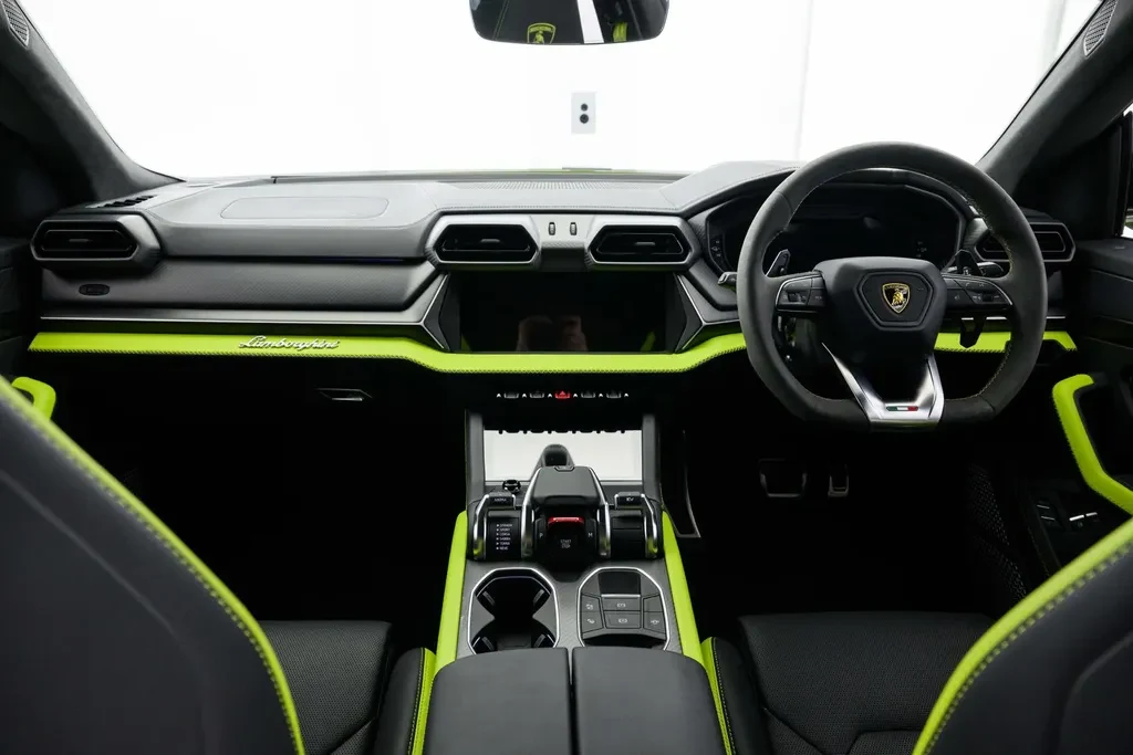 Lamborghini Urus SE, 10/10