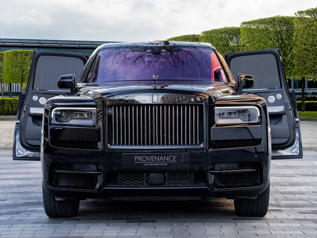Rolls-Royce Cullinan, 8/10