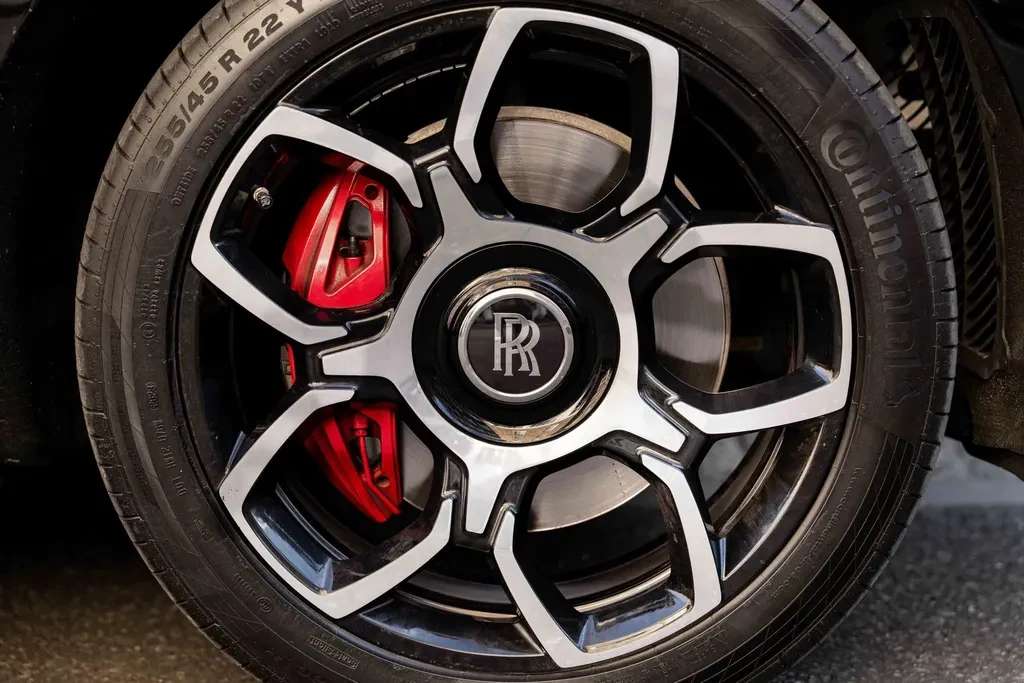 Rolls-Royce Cullinan, 9/10