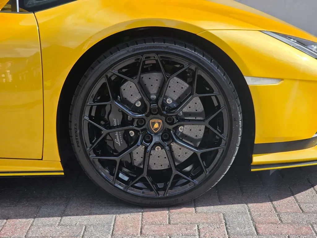 Lamborghini Huracán Tecnica, 9/10