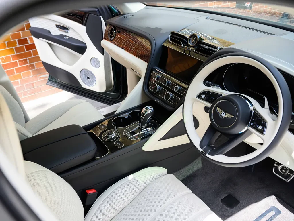 Bentley Bentayga, 9/10