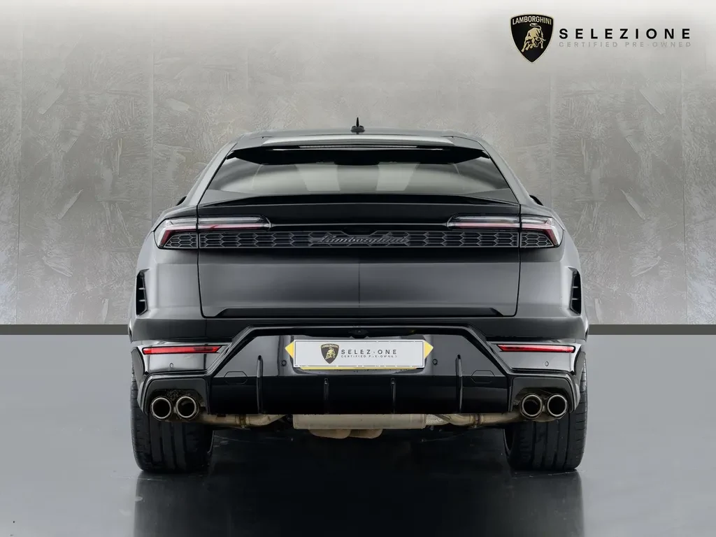 Lamborghini Urus SE, 4/10