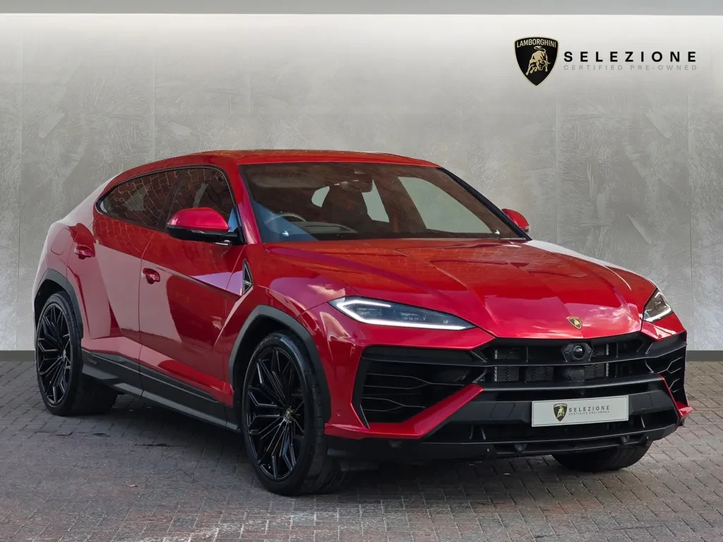 Lamborghini Urus SE, full-car front three-quarter view.