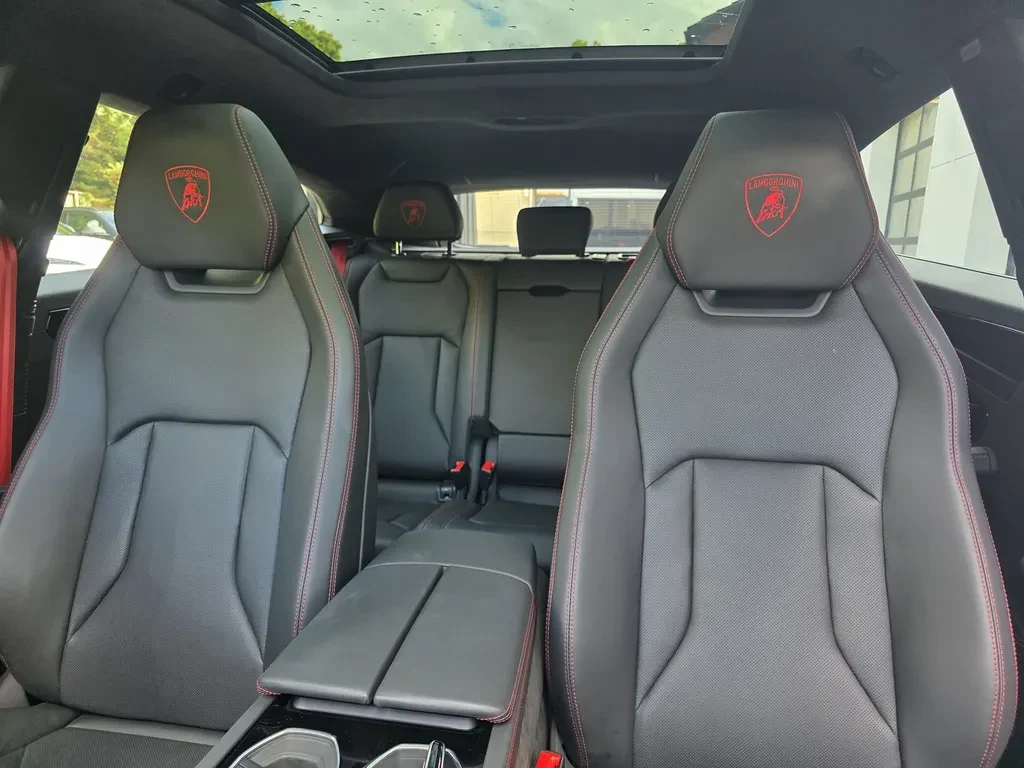 Lamborghini Urus SE, 7/10