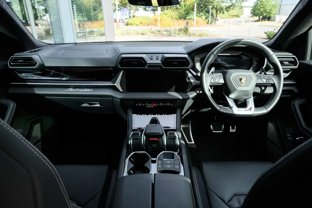 Lamborghini Urus SE, 10/10