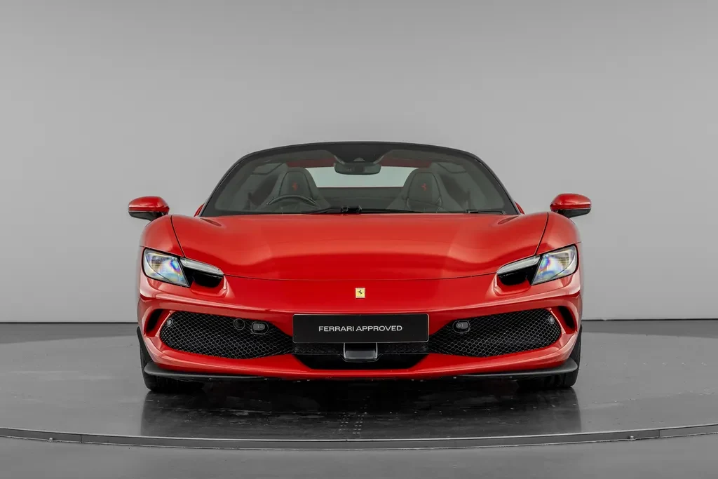 Ferrari 296 GTS, 4/10