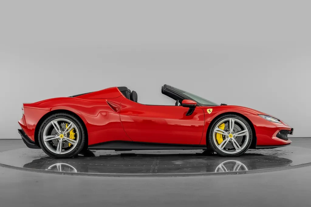Ferrari 296 GTS, 10/10