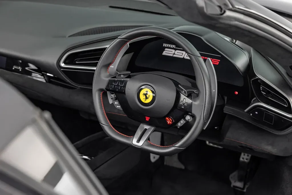 Ferrari 296 GTS, 10/10