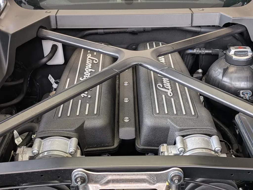 Lamborghini Huracán Tecnica, 10/10