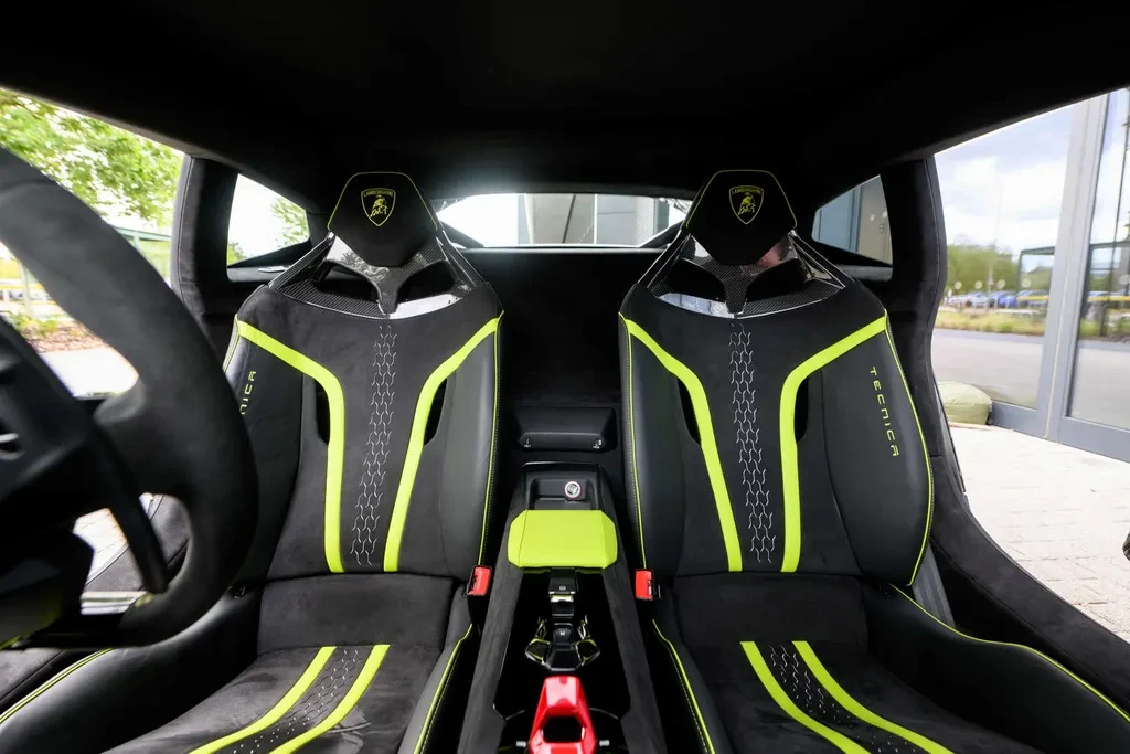 Lamborghini Huracán Tecnica, 7/10