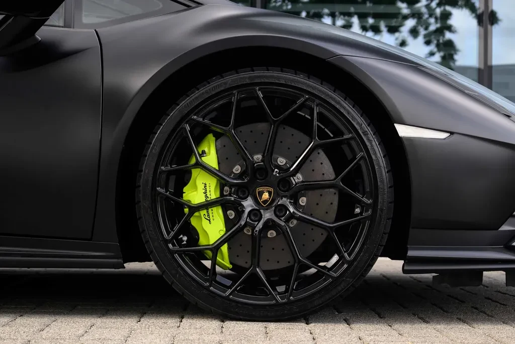 Lamborghini Huracán Tecnica, 9/10