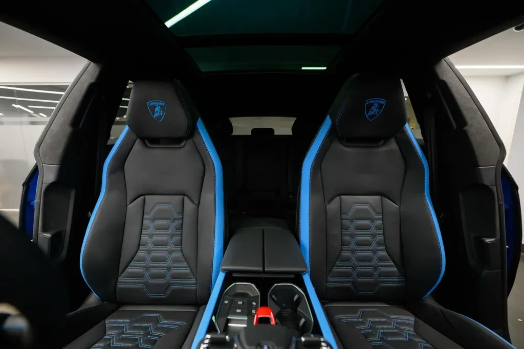 Lamborghini Urus SE, 7/10