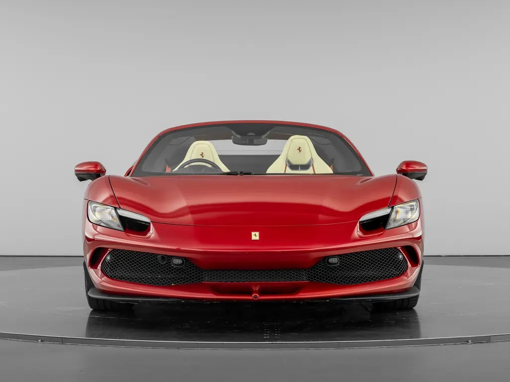 Ferrari 296 GTS, 3/10