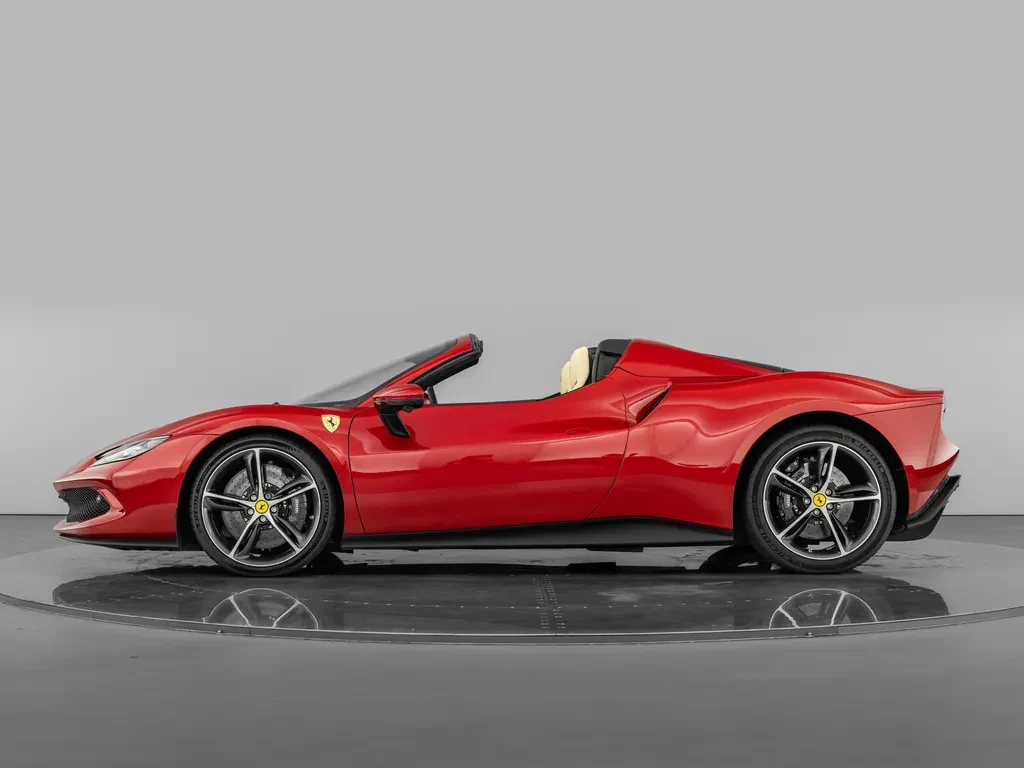 Ferrari 296 GTS, 5/10