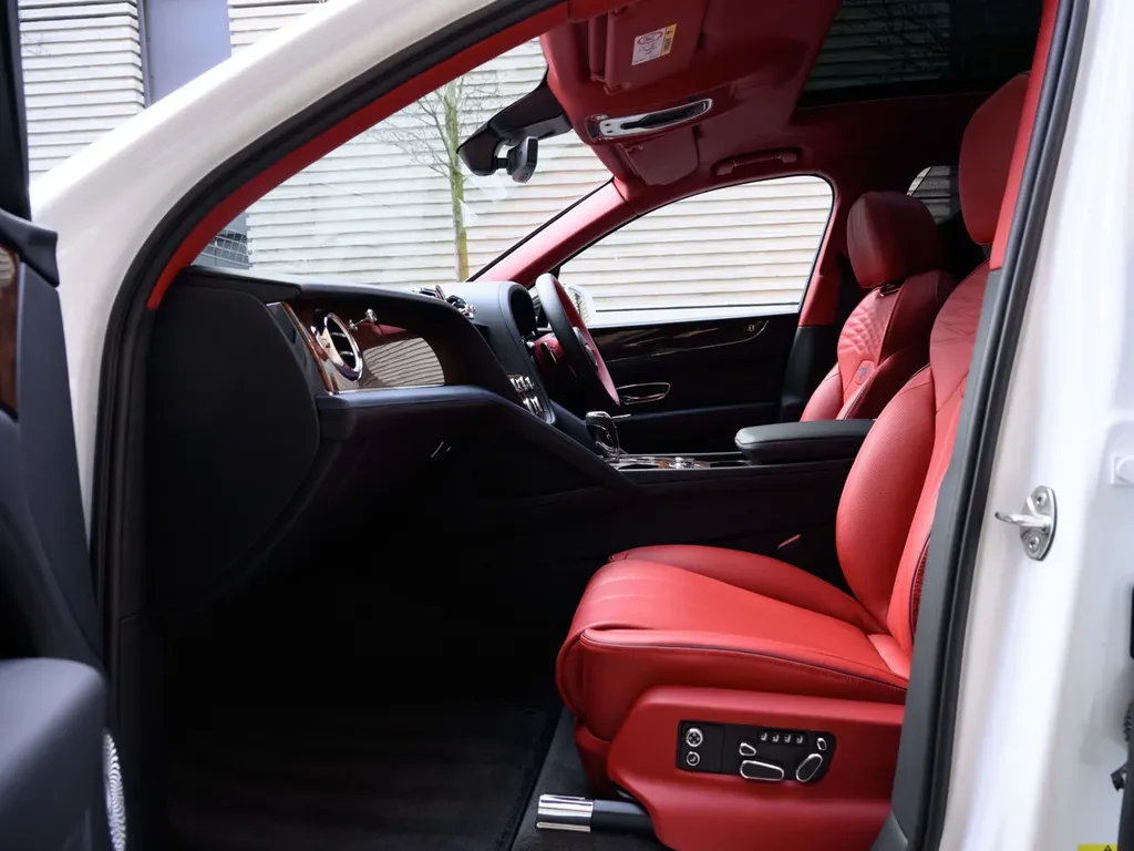 Bentley Bentayga, 9/10