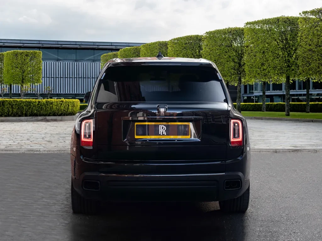 Rolls-Royce Cullinan, 5/10