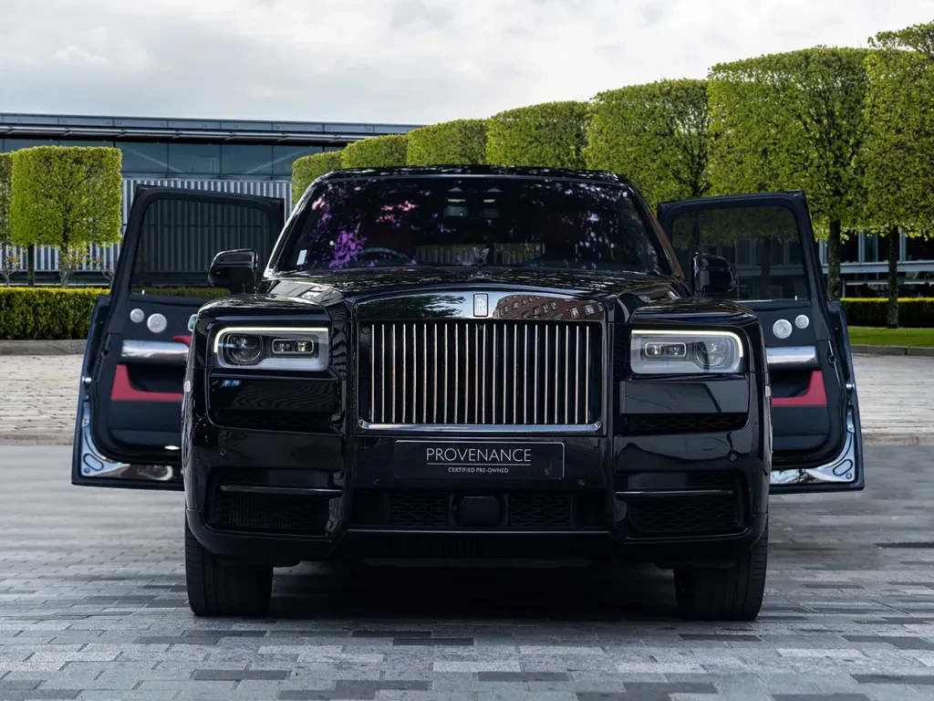 Rolls-Royce Cullinan, 8/10