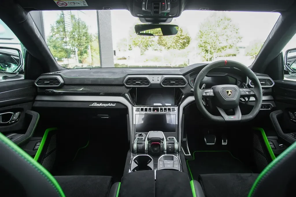 Lamborghini Urus Performante, 10/10