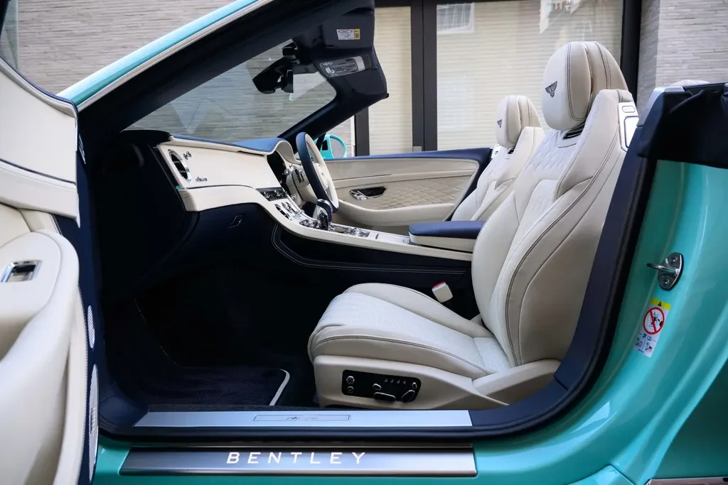 Bentley Continental GTC, 2/10