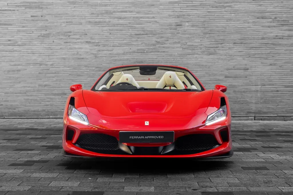 Ferrari F8 Spider, 2/10
