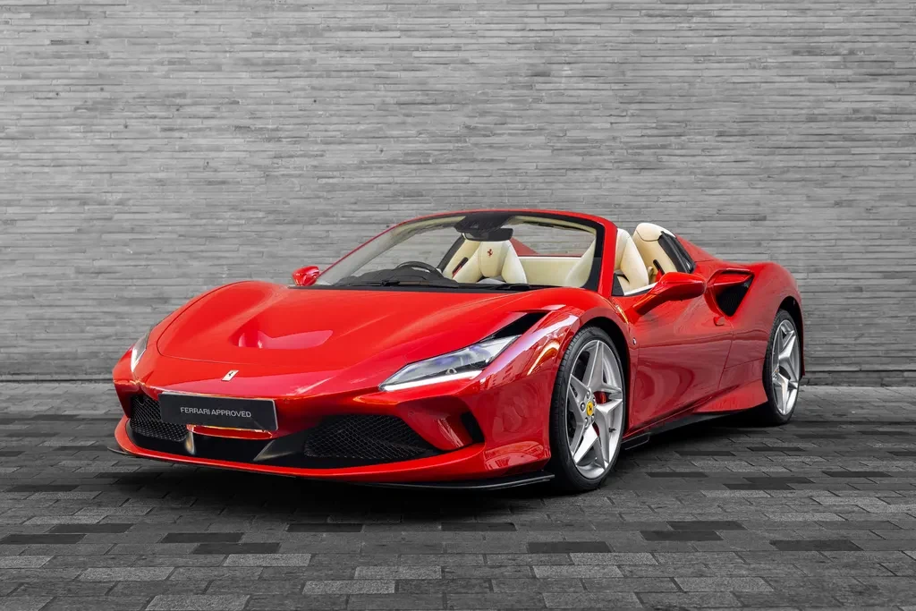 Ferrari F8 Spider, 3/10