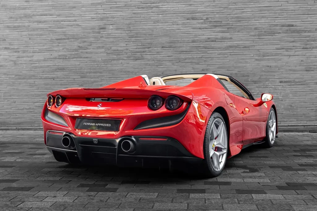 Ferrari F8 Spider, 7/10