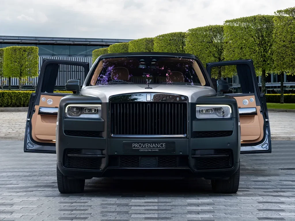 Rolls-Royce Cullinan, 8/10