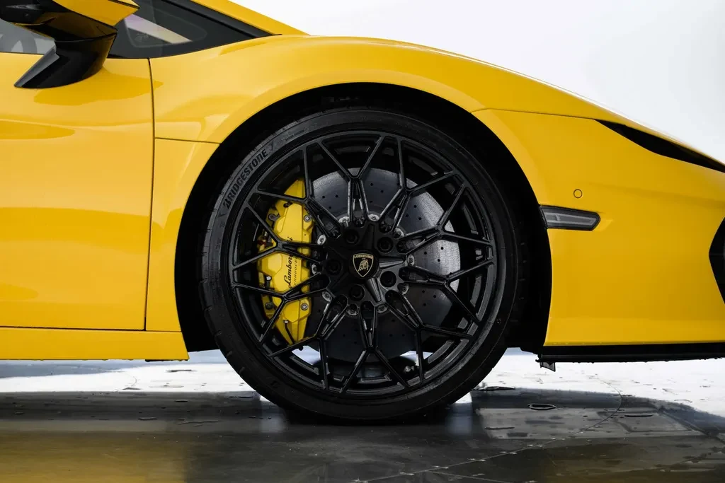 Lamborghini Temerario, 9/10