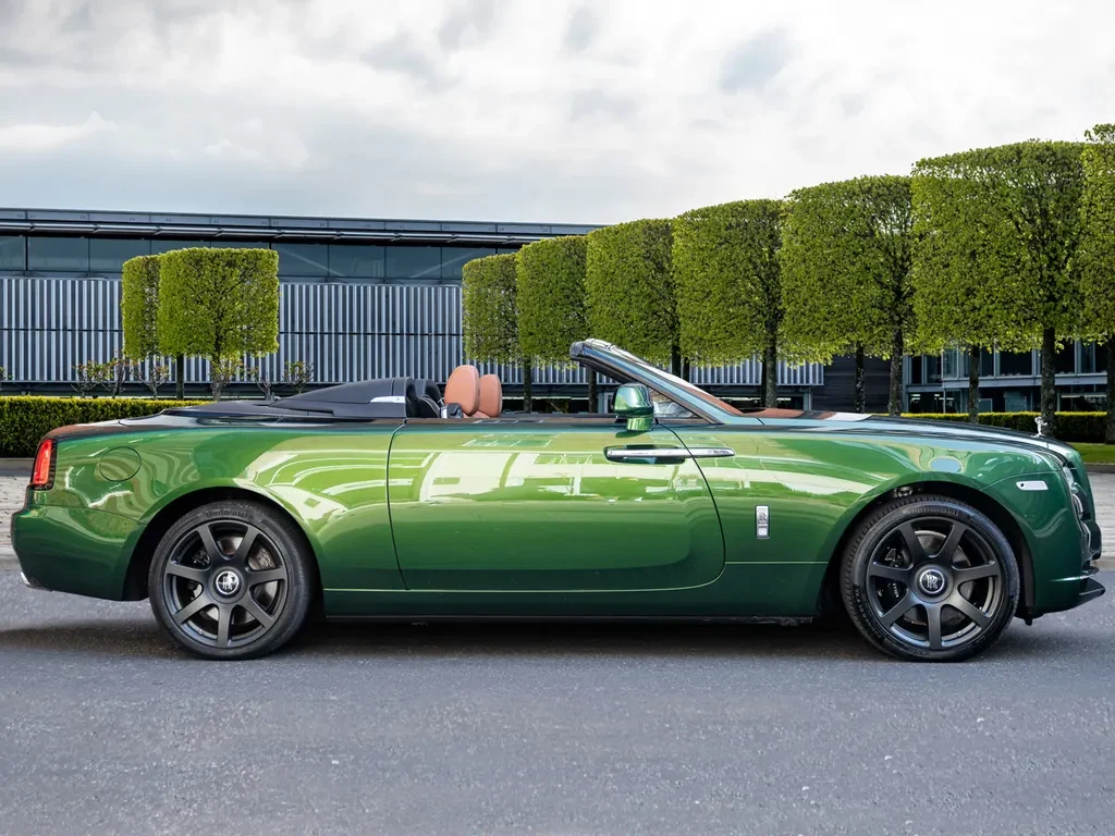 Rolls-Royce Dawn, 3/10