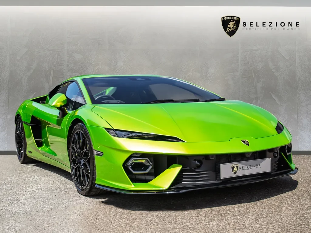 Lamborghini Temerario, full-car front three-quarter view.