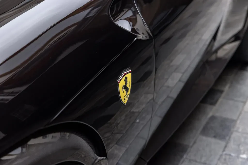Ferrari Purosangue, 5/10