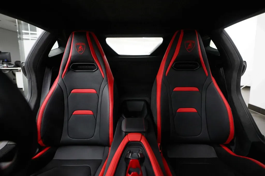 Lamborghini Temerario, 7/10