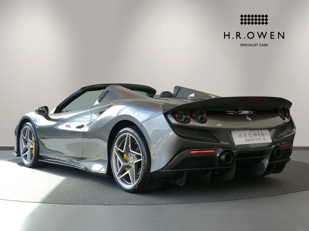 Ferrari F8 Spider, 2/10