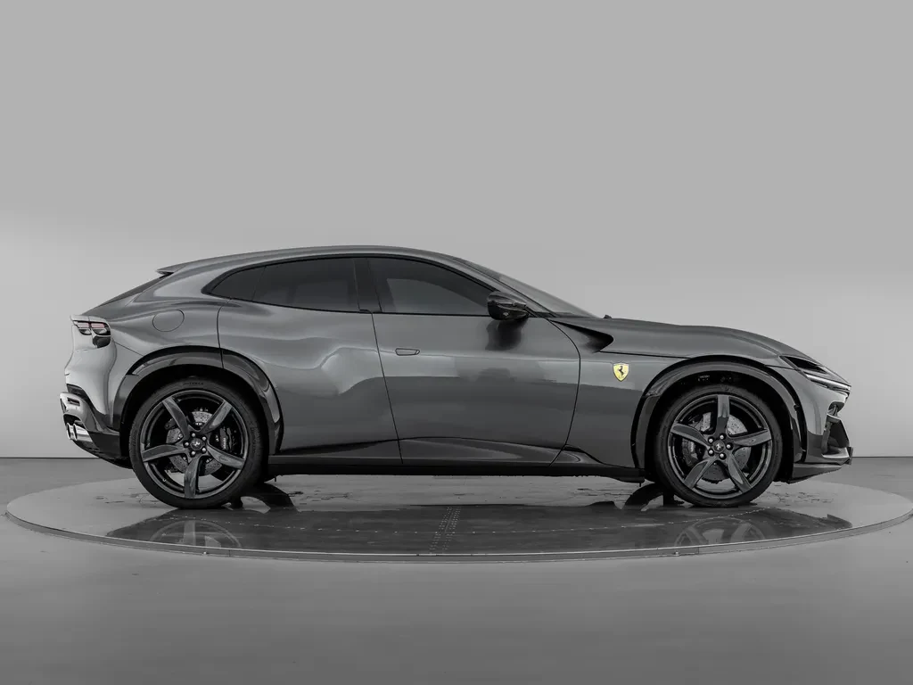 Ferrari Purosangue, 5/10
