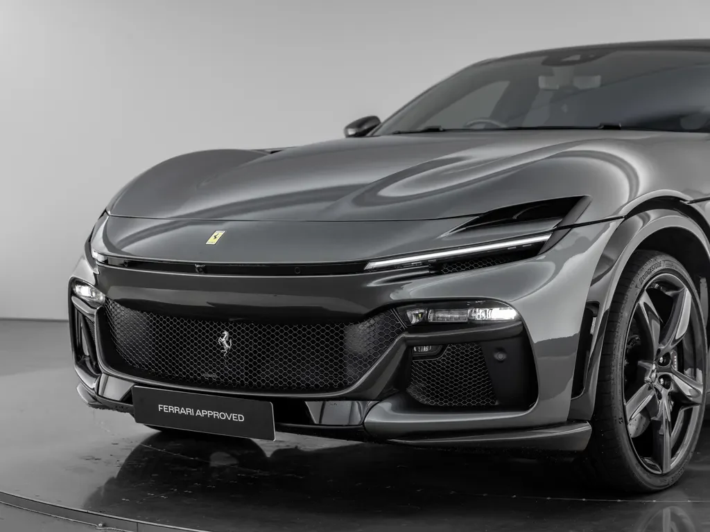 Ferrari Purosangue, 9/10