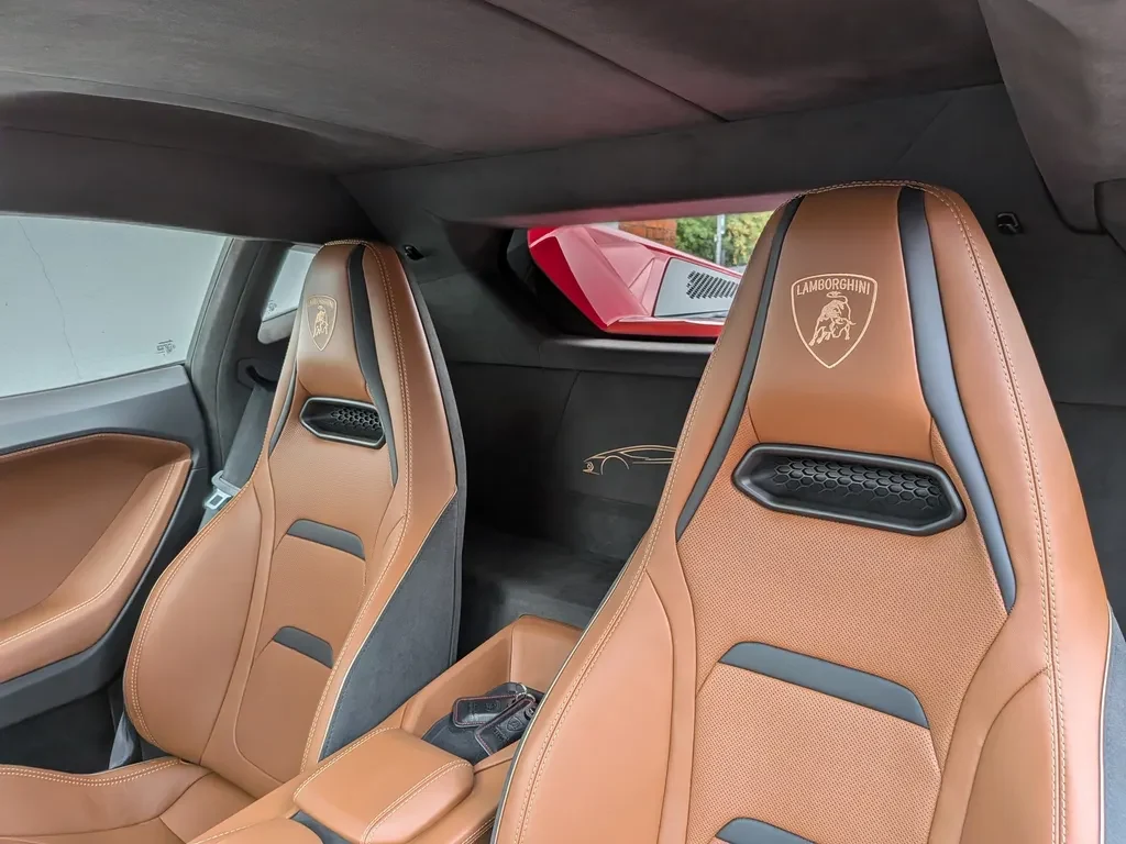 Lamborghini Temerario, 6/10