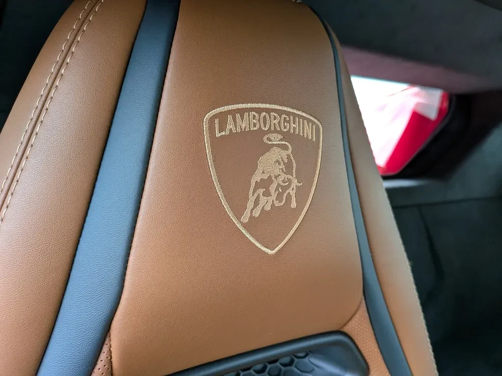 Lamborghini Temerario, 7/10