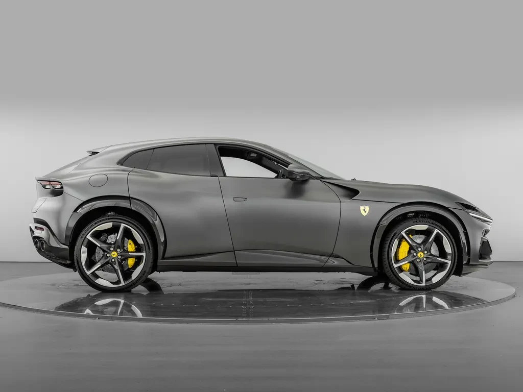 Ferrari Purosangue, 7/10