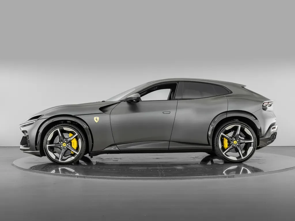 Ferrari Purosangue, 8/10