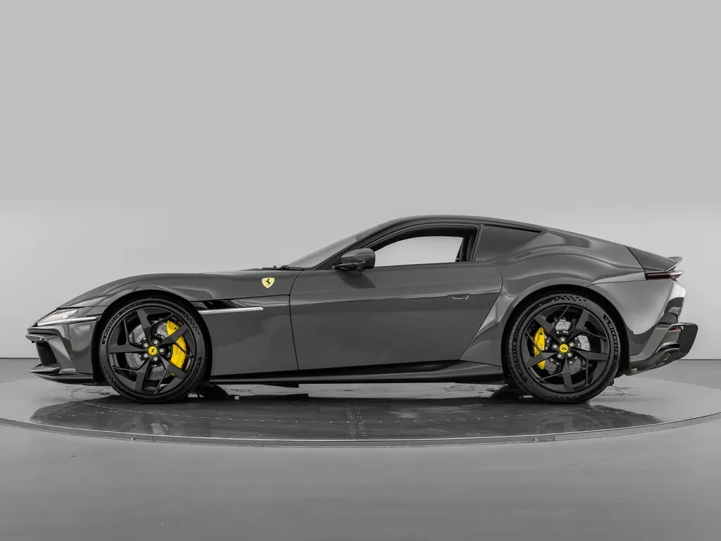 Ferrari 12Cilindri, 8/10