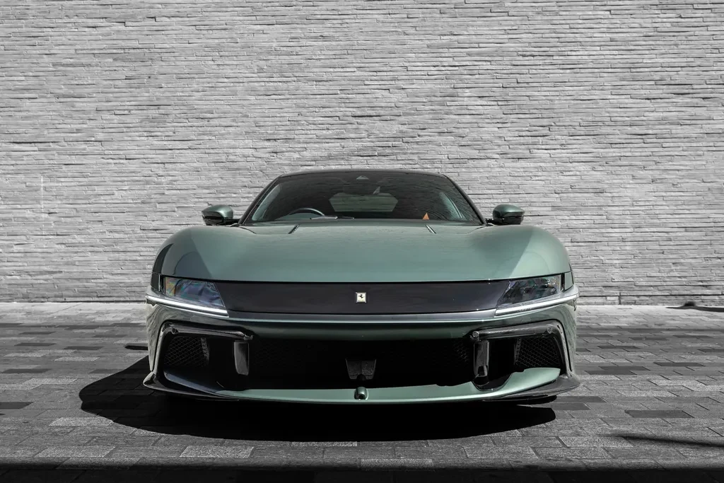 Ferrari 12Cilindri, 2/10