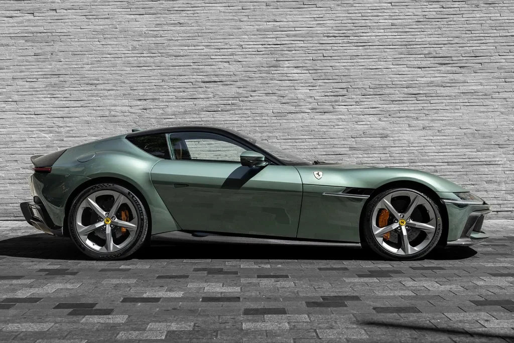 Ferrari 12Cilindri, 3/10