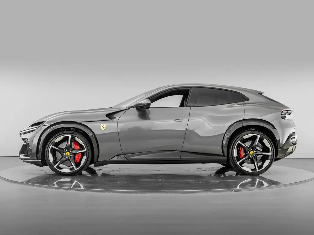 Ferrari Purosangue, 4/10