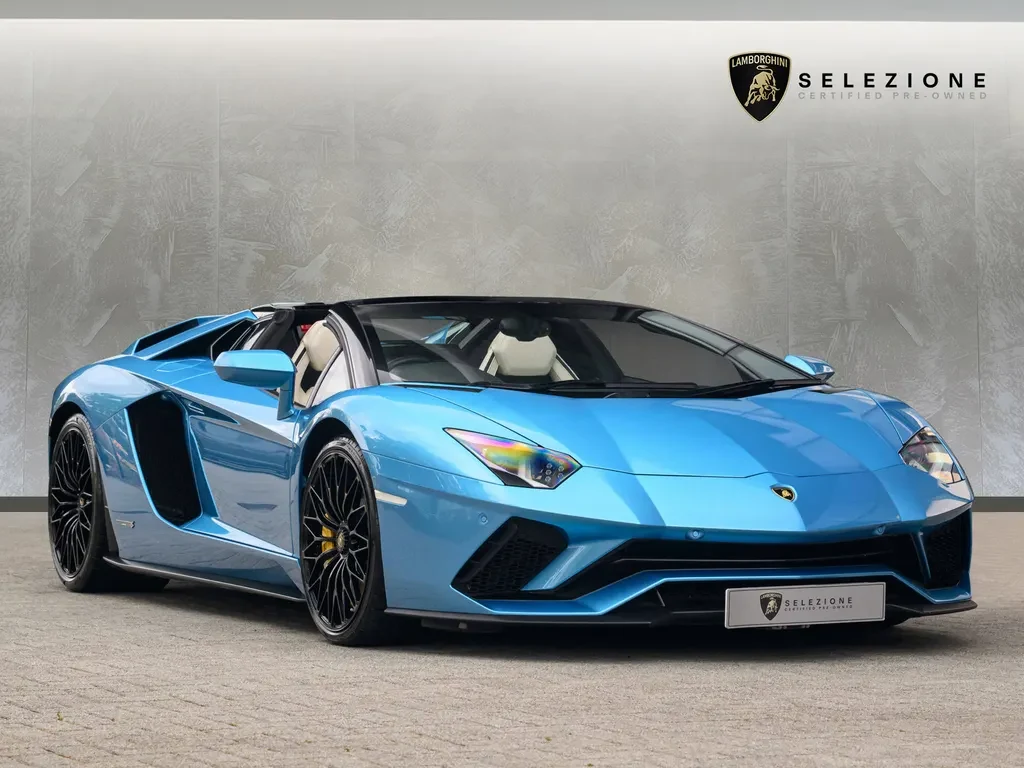 Lamborghini Aventador S Roadster, full-car front three-quarter view.