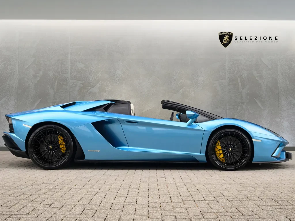 Lamborghini Aventador S Roadster, 2/10