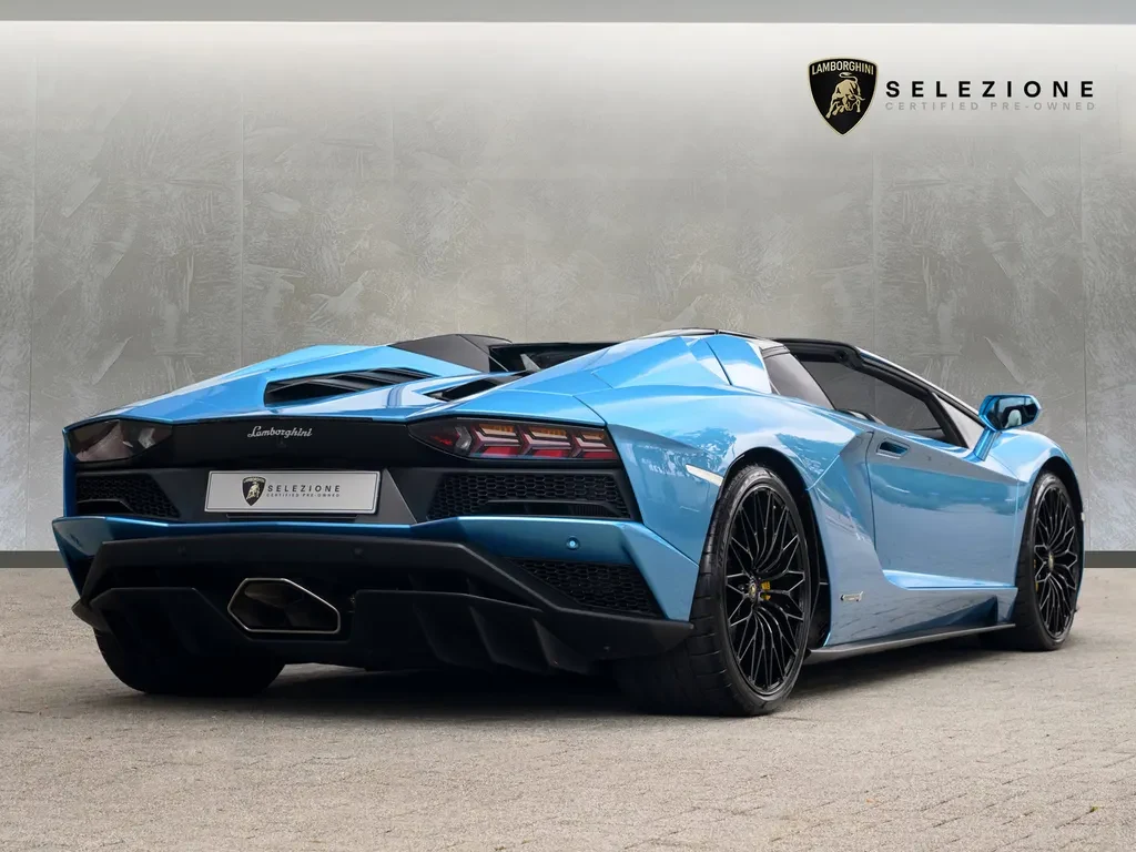Lamborghini Aventador S Roadster, 3/10