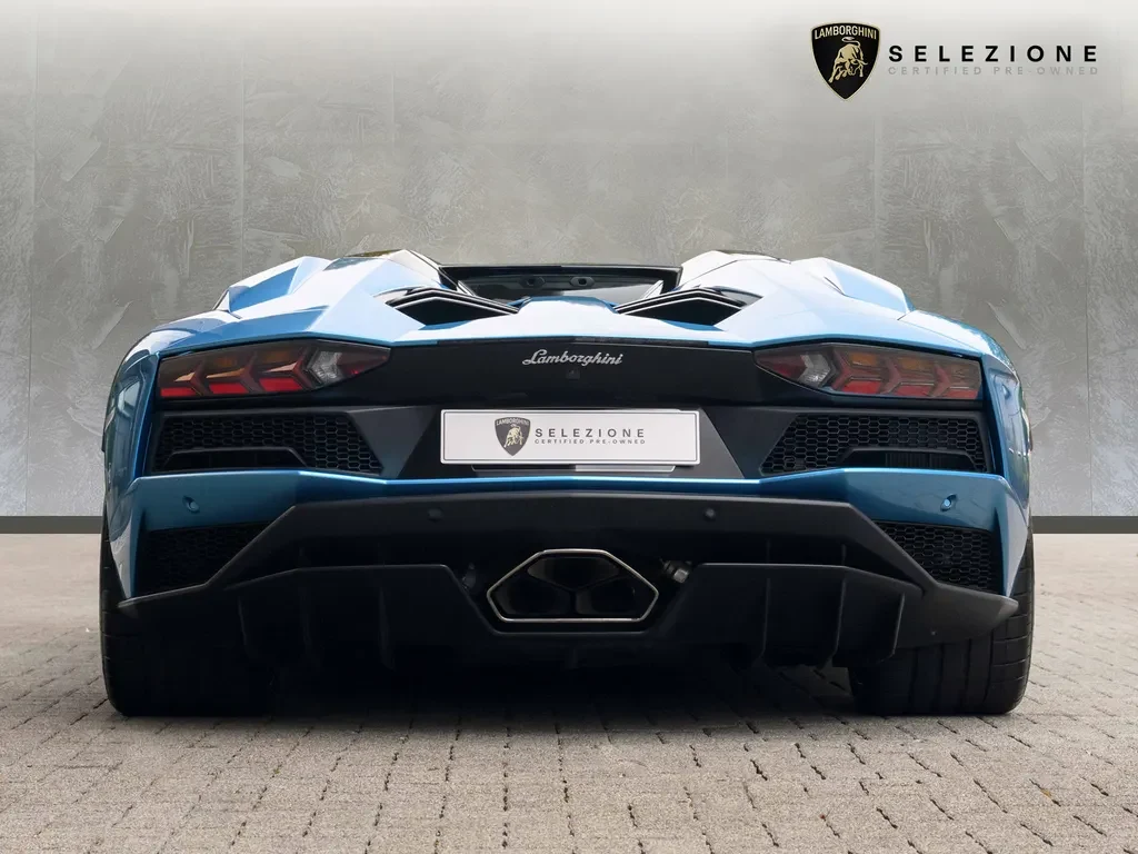 Lamborghini Aventador S Roadster, 4/10